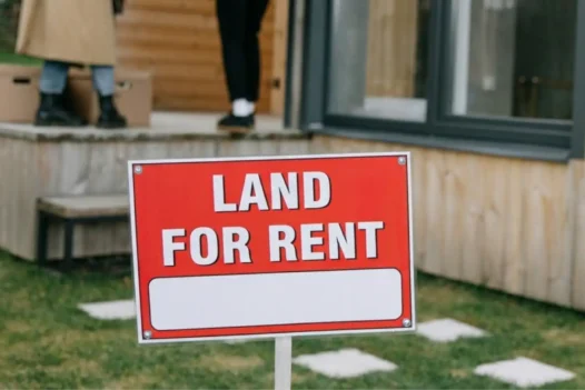 Ground rent explained for UK leaseholders — leasehold property document and house keys